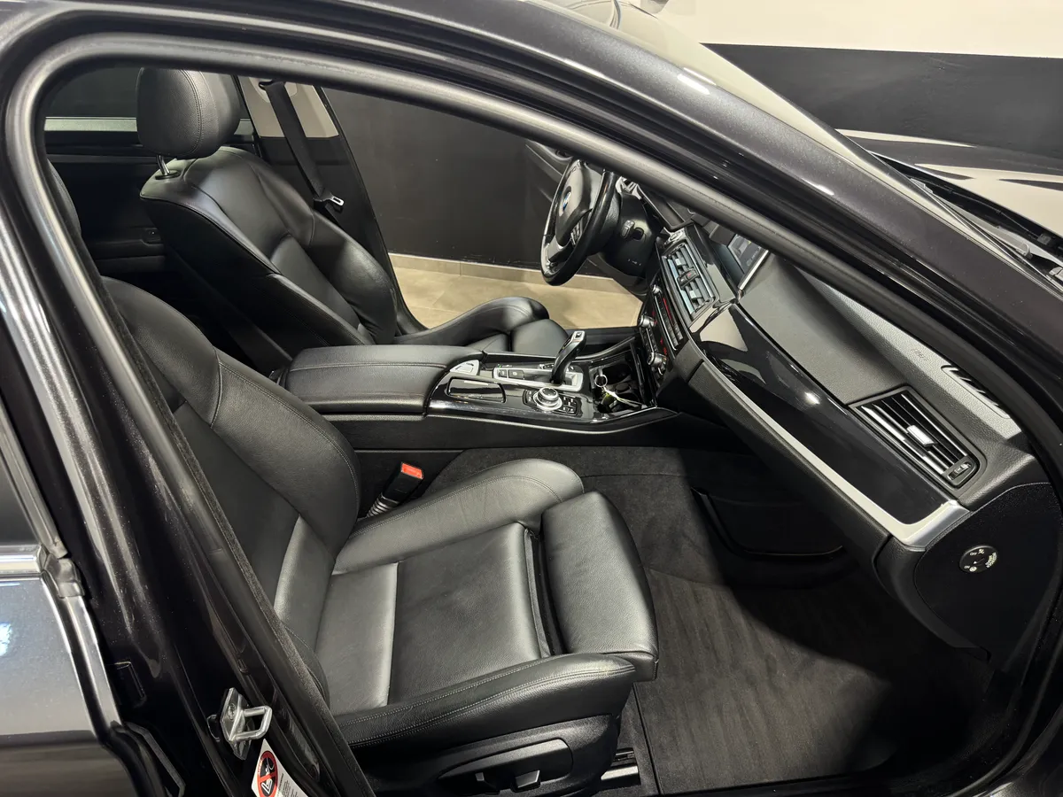 BMW 518D - thumb 7