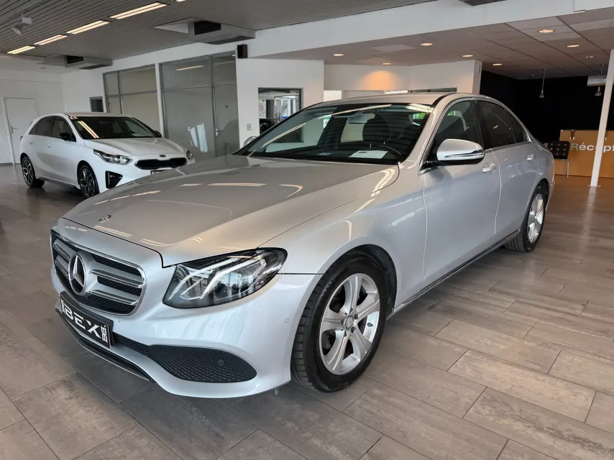 Mercedes-Benz E 200 E 200D*1ERPROP*GARANTIE12MOIS*BOITEAUTO*CAM360°*SEMI-CUIR*GPS*LED*